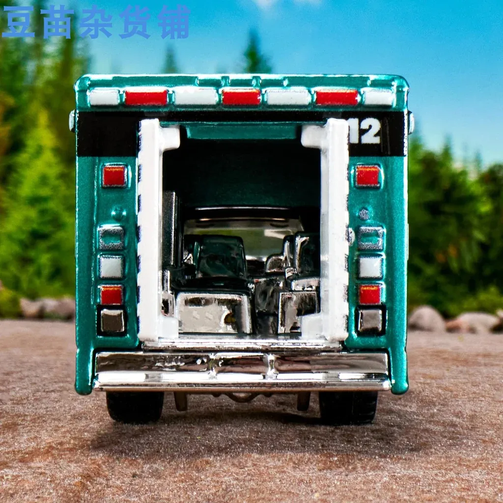MATCHBOX RLC 1:64 2019 ram dodge Ambulance pickup crystal box moving parts car alloy model