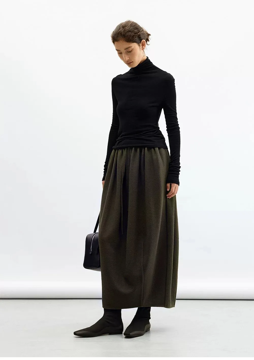 100% Wool Three-Dimensional Cut Flower Bud Skirt, Designed with a Relaxed and Lazy Style, New Model for Women in the Fall/Winter 2026 Season