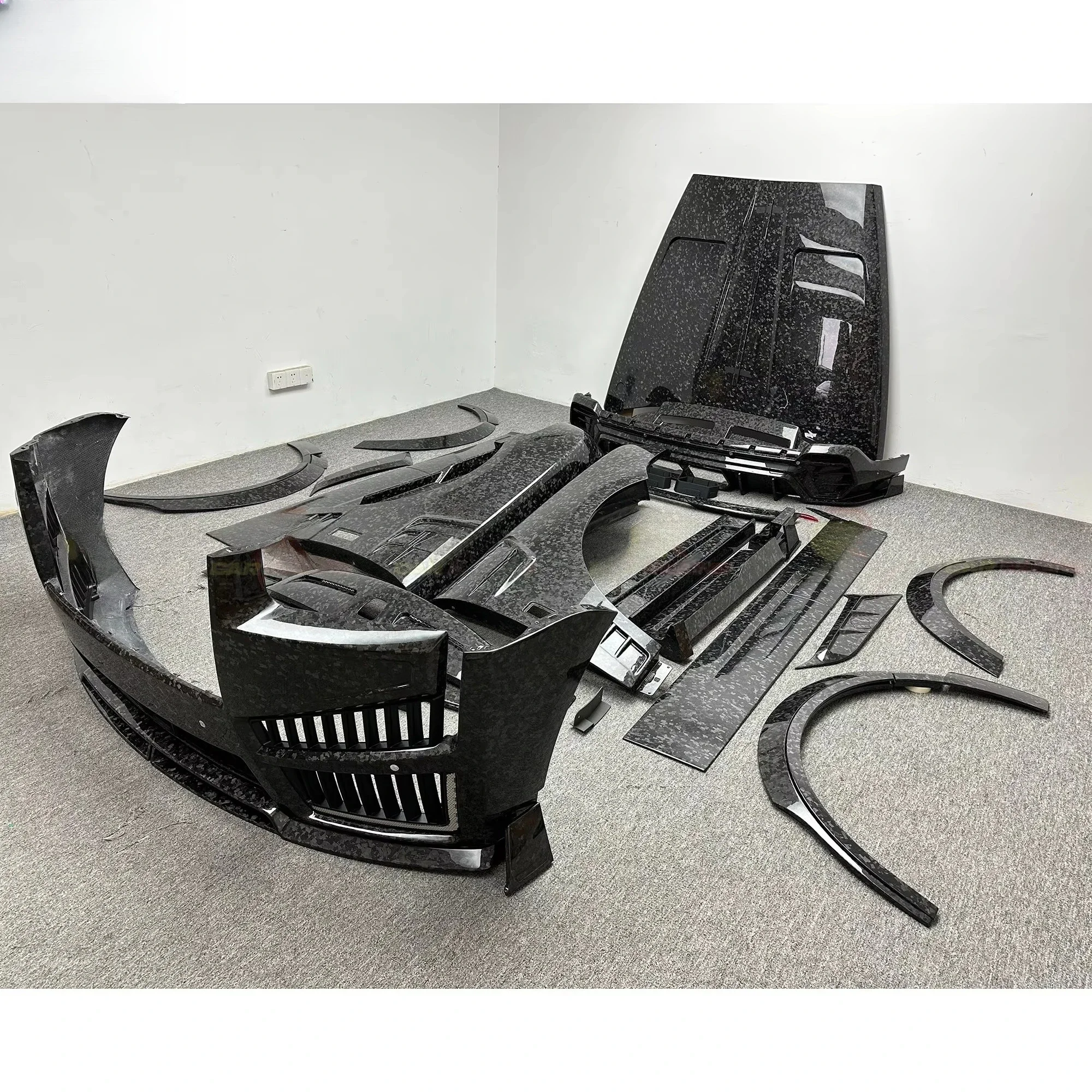 2025 MSY Style Full Forged Carbon Fiber Body Kit for R-olls R-oyce Cullinan Car Bumpers Hood Fender Side Skirt Diffuser Spoiler