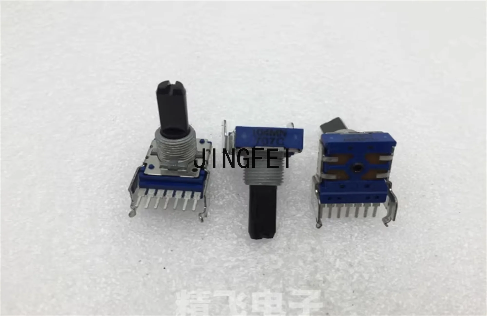 

1 pcs Japan ALPS Alps RK14 dual potentiometer M100K * 2 with center positioning shaft length 20MM
