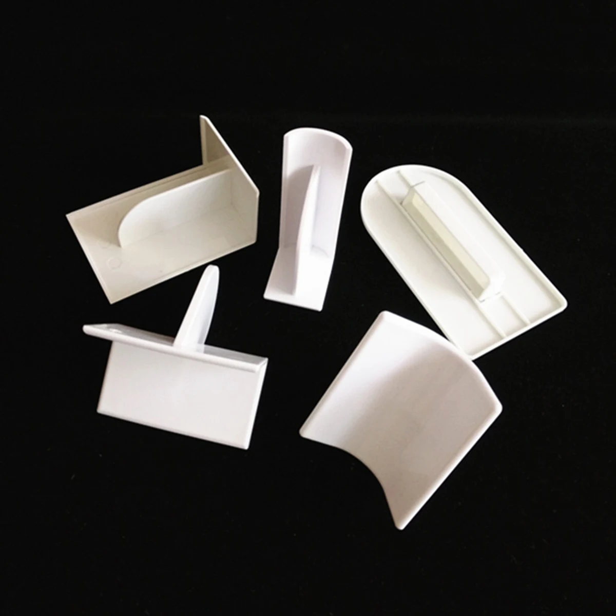 

5Pcs Cake Scraper Fondant Smoother ABS Material Decorating Set for Smooth Edges Surface Corners Sugar Paste Marzipan