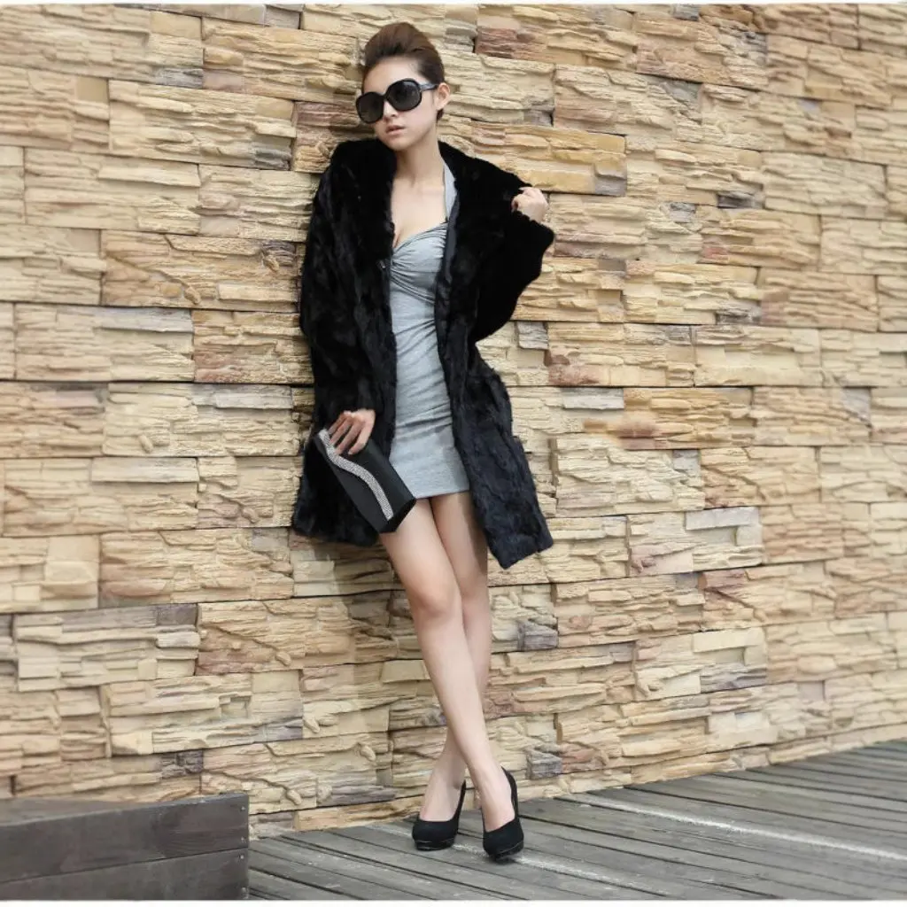 Nova jaqueta feminina de comprimento médio com capuz imitação de veludo de vison estilo coreano casaco de pele slim fit haining