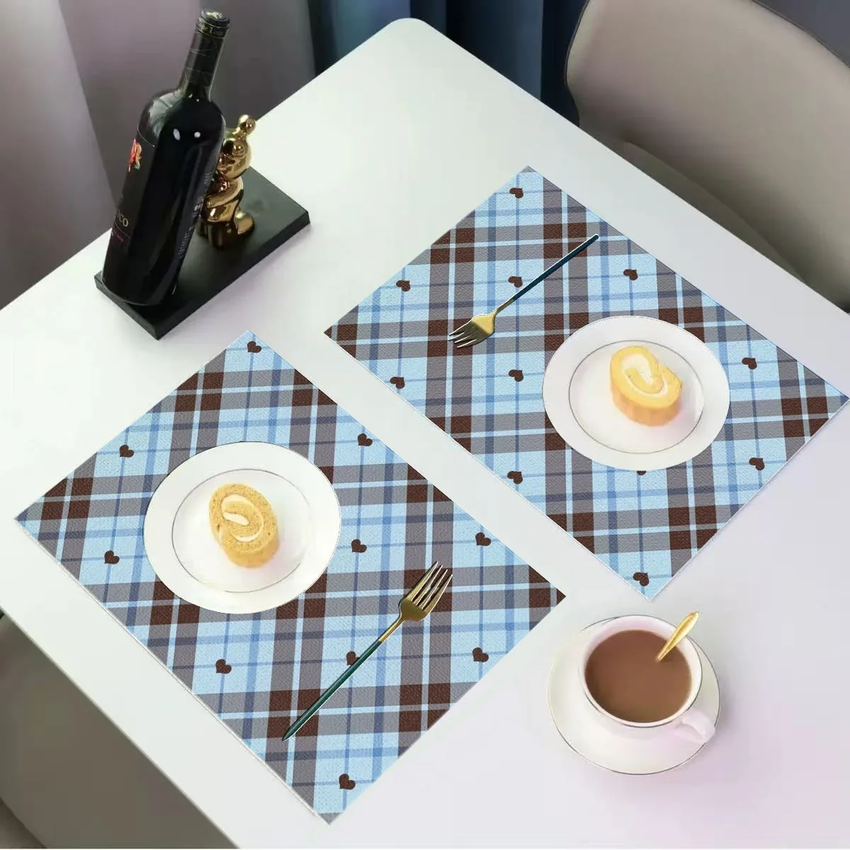 VIKAMA Blue Brown Heart Plaid Placemats Cute Tartan Table Mat Sweet Style Washable Heat Resistant Dining Table Decor Mat