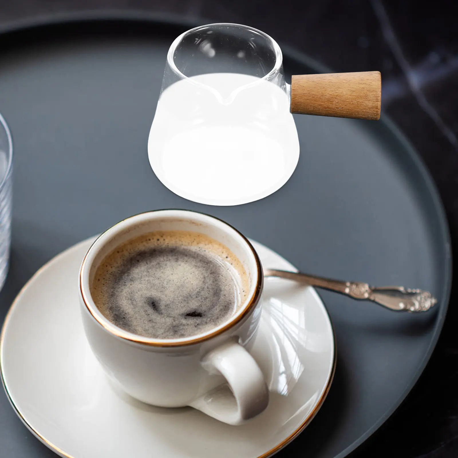 

Glass Creamer Pitcher with Wooden Handle Large Capacity Milk Jug for Coffee Tea Latte Art No Drip Spout Heat Resistant Household