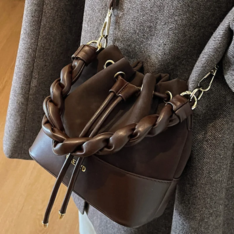 

2025 Autumn New Minimalist Bucket Bag for Women - Stylish Color Block/Solid Color, High-Aesthetic, Handheld Design