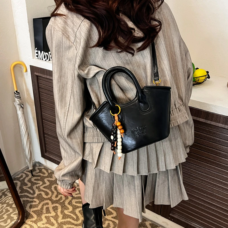 

Elegant Women's Crossbody-Bag Leather Made Famous Designer Lightweight And Chic With Adjustable Shoulder Strap