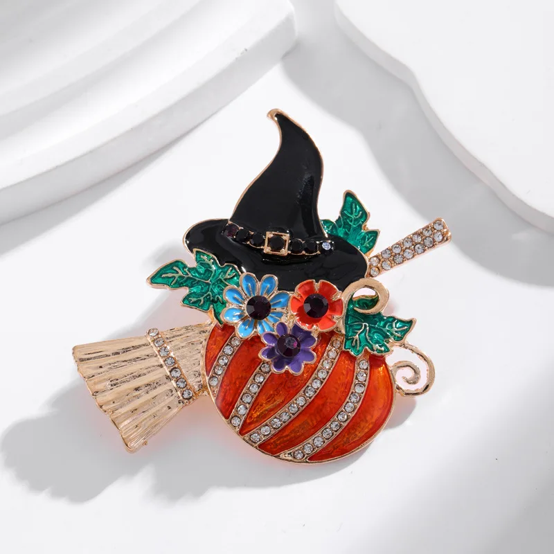 Halloween pumpkin witch flying broom brooch new fashion hot cartoon versatile pin accessories holiday gift