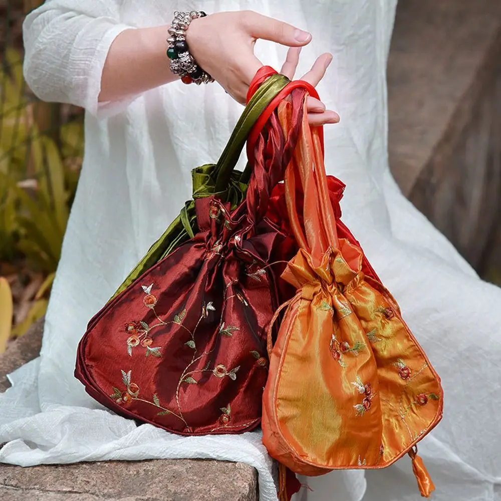 Delicata borsa antica con coulisse borse a fiori cinesi portatili Creative Mini portafogli con ricamo elegante regali