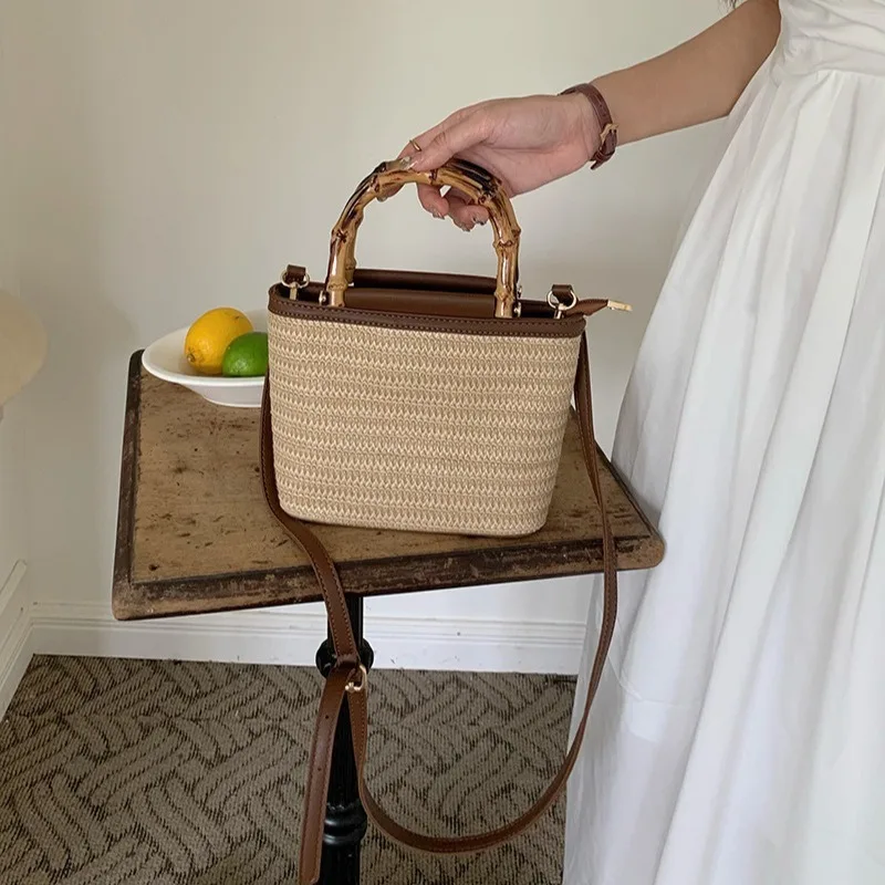 Women Straw Crossbody Bags Fashion Handwoven Bamboo Handle Bucket Bags Female Handbags Summer Shoulder Bags Holiday Beach Bags