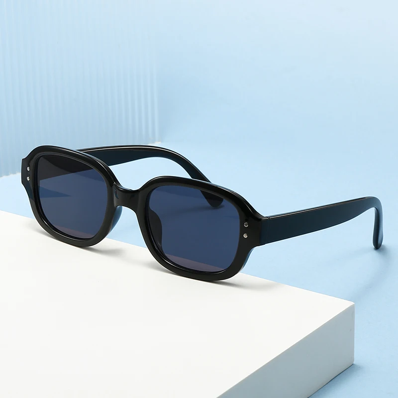 Retro Small Square Frame Rivet Sunglasses for Women, Black Frame, Same Style as Internet Celebrities, Uv Protection Sunglasses 3674