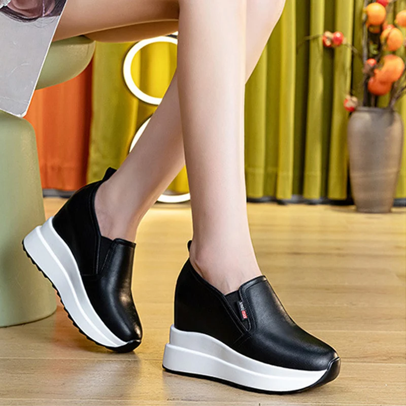 

Spring Autumn Wedges Shoes Women Fashion Sneakers Genuine Leather Height Increasing 10cm Black White Shoes D666
