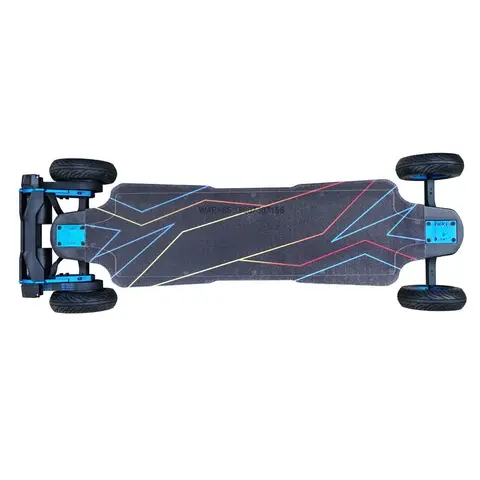 Il skateboard elettrico con ponte in fibra di carbonio durevole AT2WD ad alta velocità viene fornito con doppia batteria FSESC6.9 12S