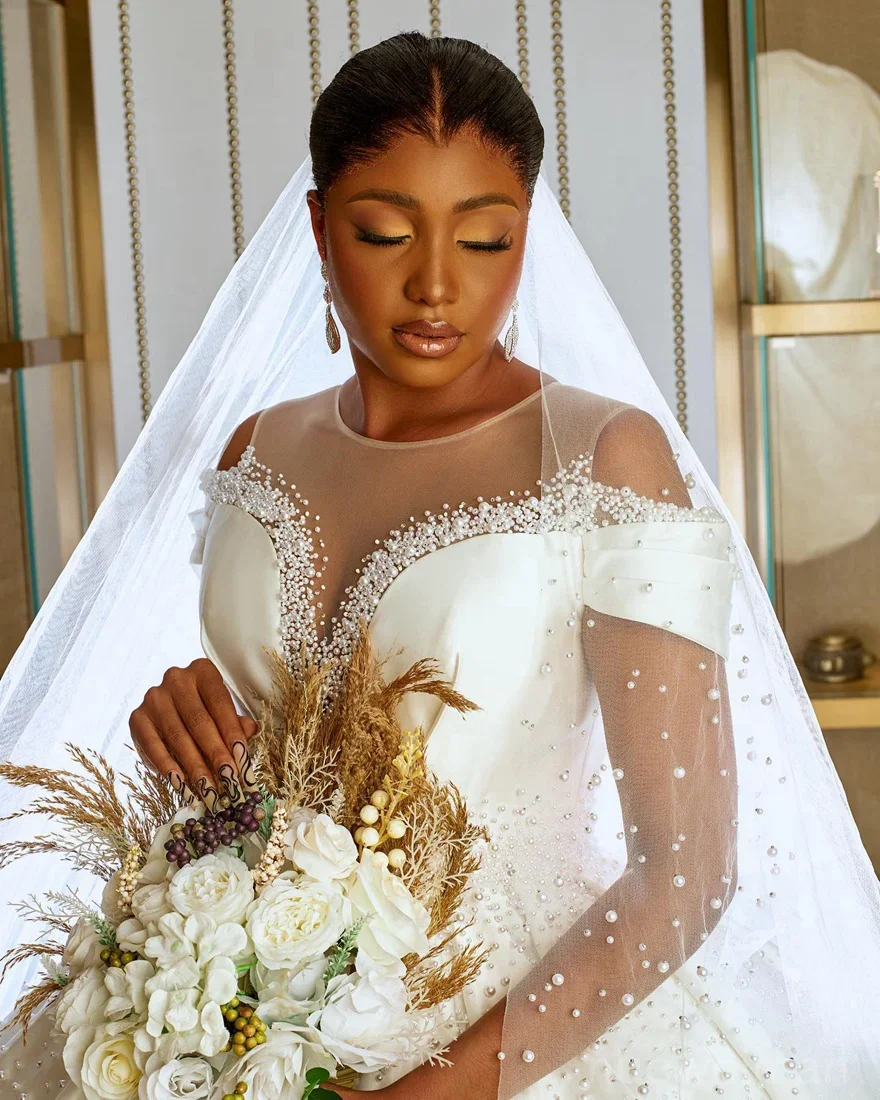 Customized Off the Shoulder Sparkly Pearls Ballgown Wedding Dress For Bride Robe De Mariée Satin Puffy African  Bridal Gown