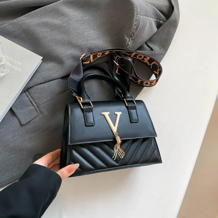 

2026 New French Style Tassel Bag for Women Top Handle Shoulder Crossbody Bag Ins Trendy Small Purse Casual Chic for Daily Outing