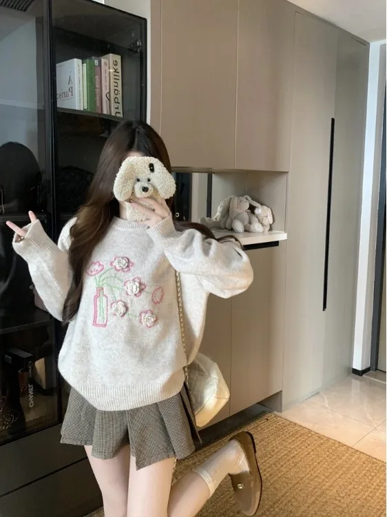 

Autumn Winter New Sle Korean Soft Sweet Temperament round Ne Loose Knitted Sweater Anti Aging 3D Flower Versatile Top