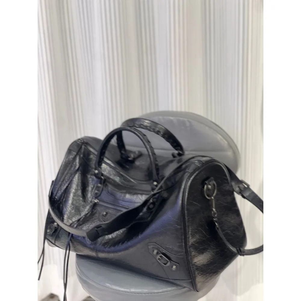 Locomotive Travel Bag Old Burst Pattern Cowhide Large Capacity Portable Messenger Travel Bag Men and Women UniqueTexture Fashion
