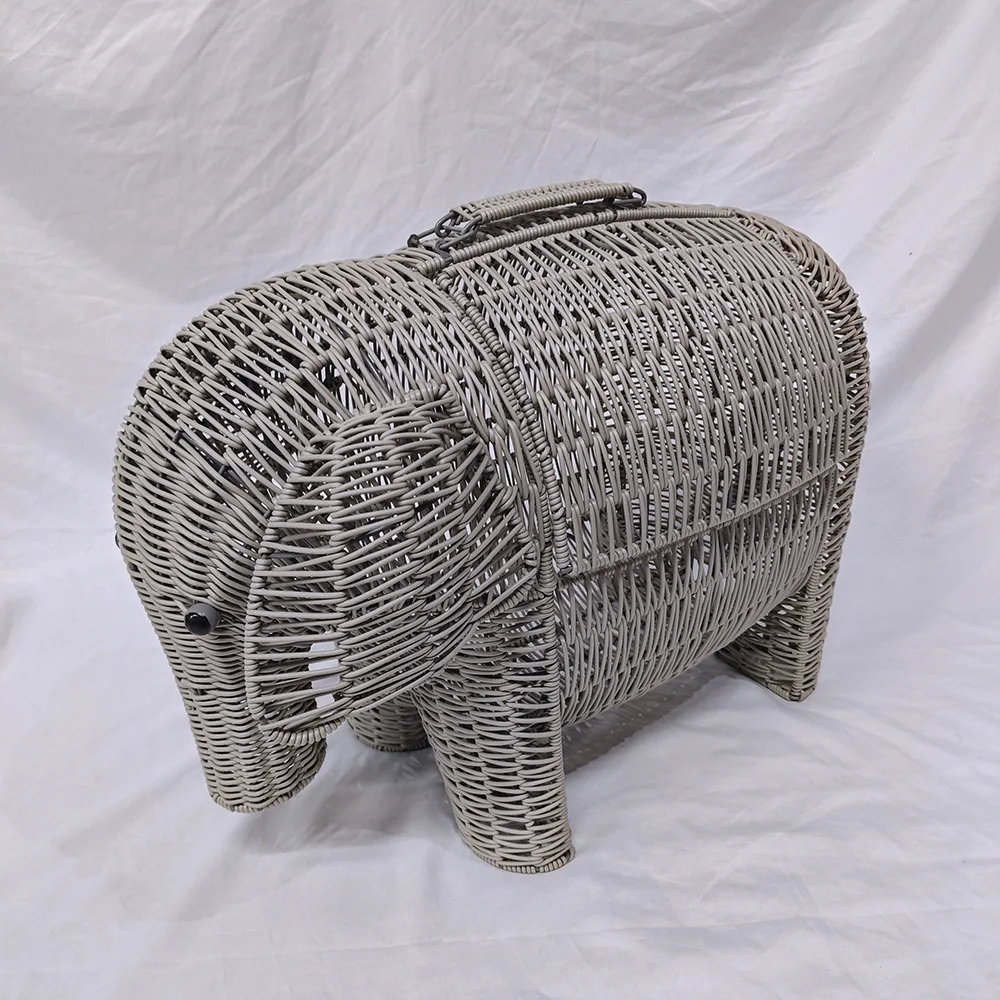 

Creative hand-woven imitation rattan elephant shape picnic storage basket storage basket gift basket living room ornament