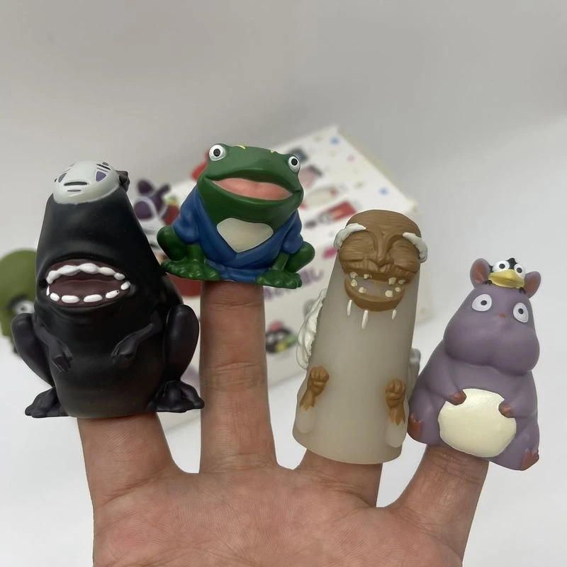 Spot Anime japonés dragón blanco bola de carbón elfo sin rostro muñeca de dedo masculino decoración caja ciega juego de dedo juguete regalo de cumpleaños