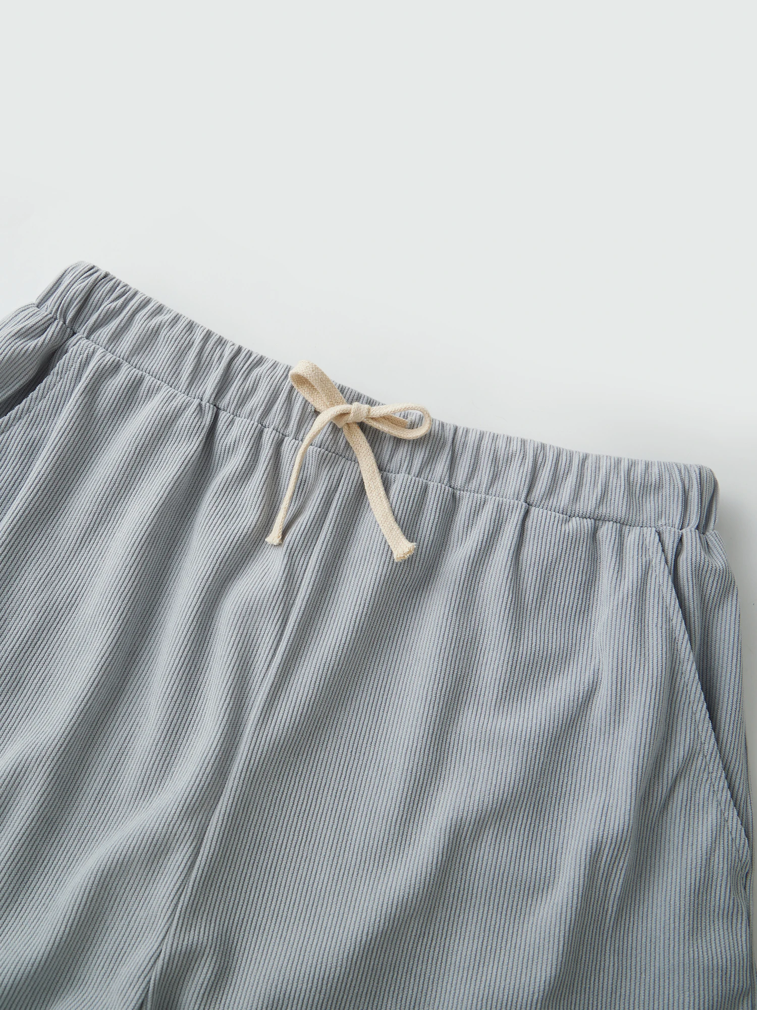 Men s Lightweight Cargo Shorts with Adjustable Drawstring and Multiple Pockets for Outdoor Activities in Fall Winter