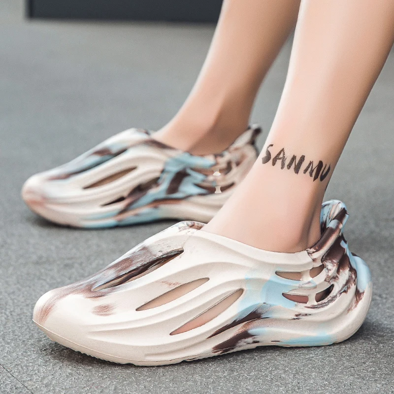 メンズ迷彩スライド、クローズドトゥサンダル、夏のアウトドアスリッポンスリッパ、滑り止め快適、軽量通気性、カジュアルトラ