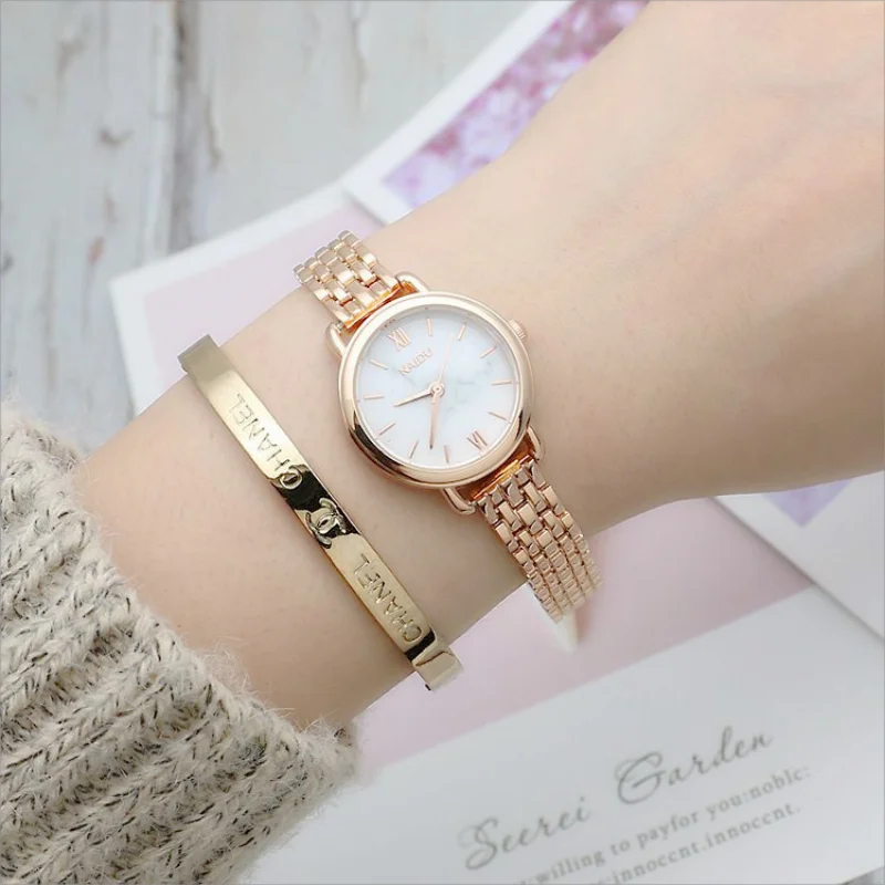 Korean version slim strap women\'s bracelet watch versatile rhinestone women\'s watch fashion trend best friend rose gold watch