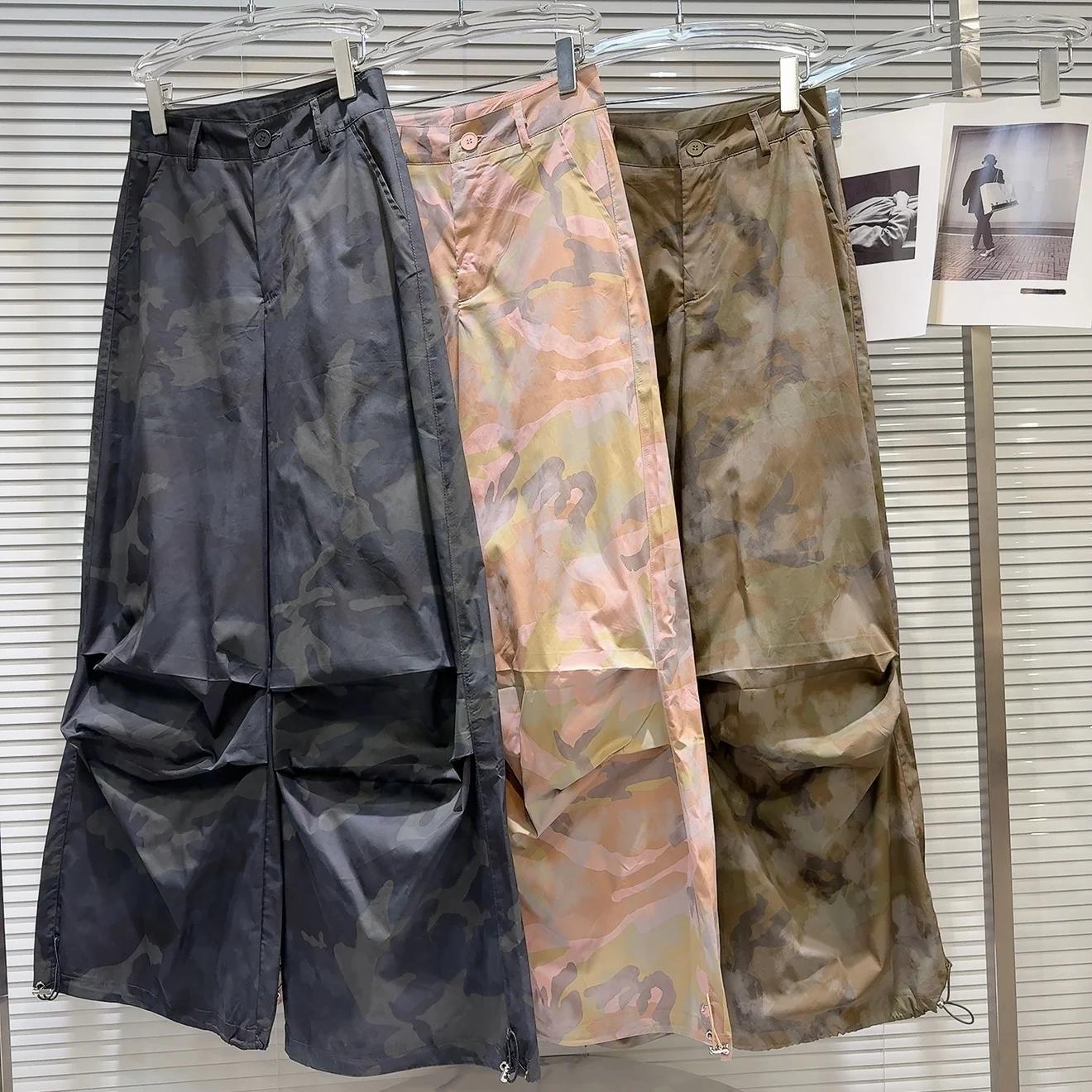 

Spring 2026 American Style Loose Thin Camouflage Floral Wide Leg Pants Long Casual Trousers for Women Commute Style Zipper Cl...