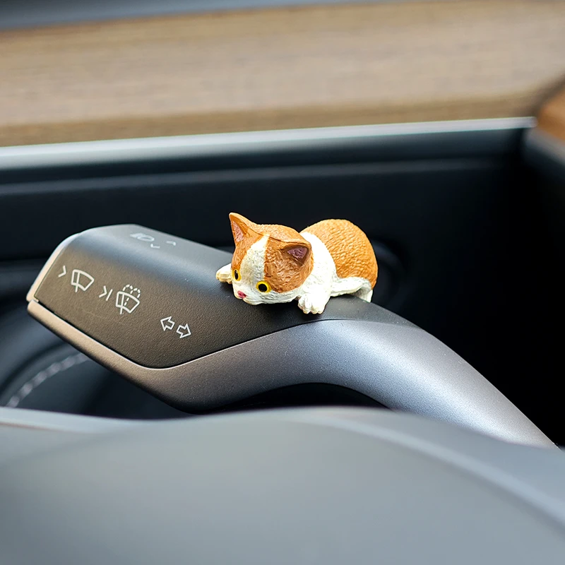 Kawaii DIY Edge Cat Miniature Ornaments Kitten Figurines Simulation Resin Cat Cartoon Cat Car Interior Accessories Model Gifts
