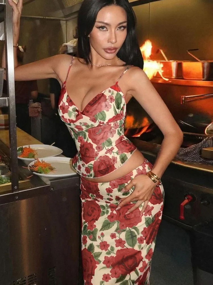 

Sister Star Suit Fashion Style Pistil Print V-neck Small Halter Package Hip Fitted Long Dress Temperament Commuter Two-piece Set