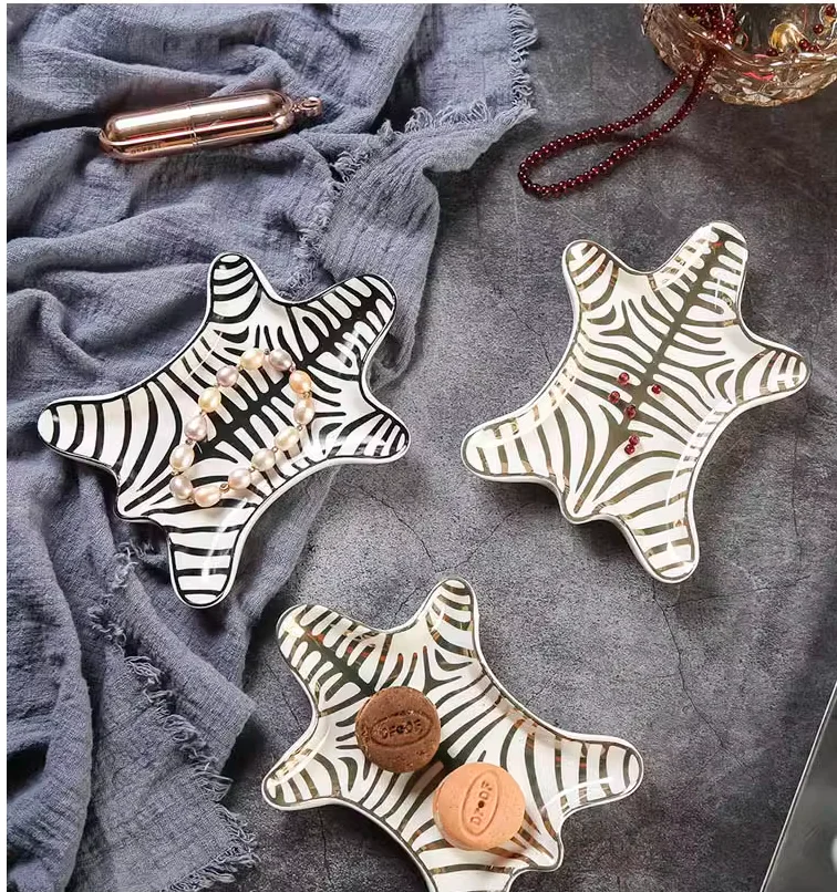 

1pcs Ceramic Zebra Shape Plates Jewelry Dish Bowls Decoration Crafts Snack Candy Storage Tiger Skin Lines Tray Snack Dish