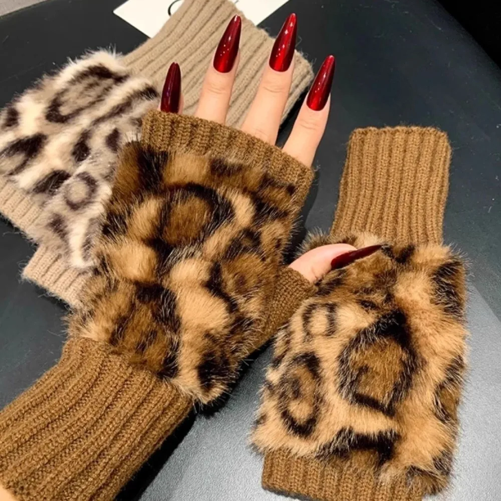 New Warm Fingerless Gloves Soft Short Style Half-Finger Gloves Polyester Knit Leopard Print Gloves Driving