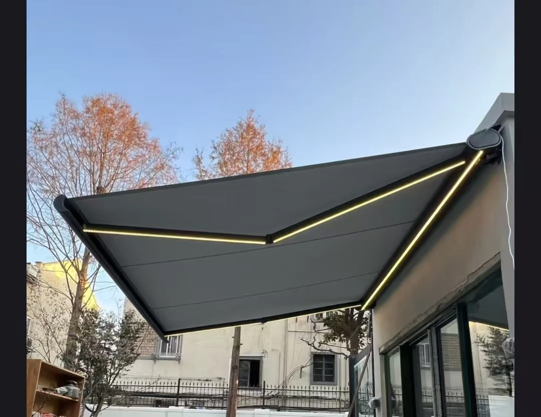 

Customized Retractable Awning Manual Sun Shades Patio Roof Cover Outdoor Canopy with Remote Control Function for Sun Protection