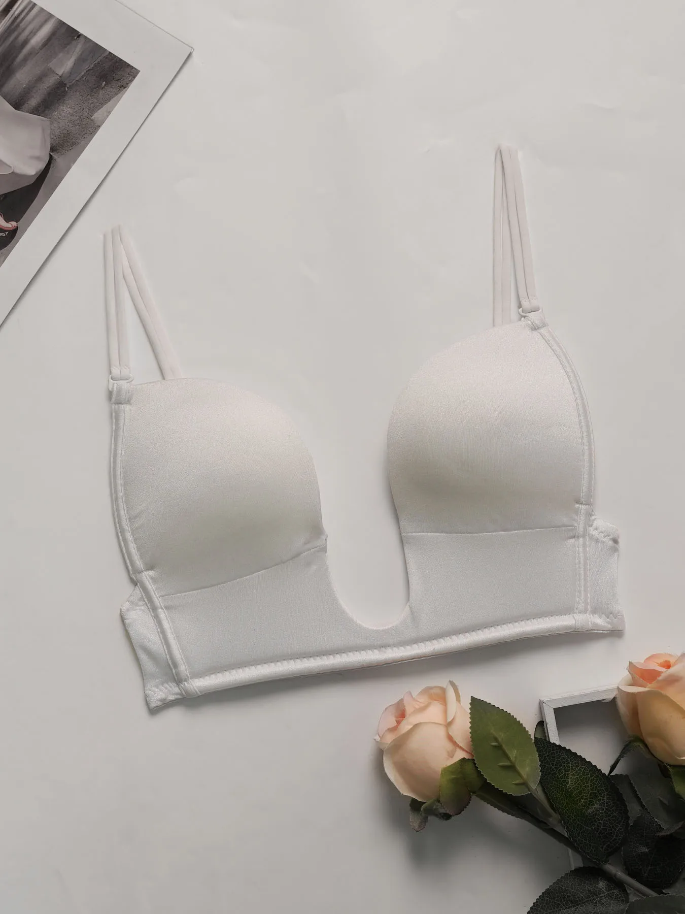 Image of Sexy, tief ausgeschnittener U-förmiger BH für Damen ohne Stahlring, geraffte Push-up-Träger, verstellbarer, bequemer und atmungsaktiver BH U03