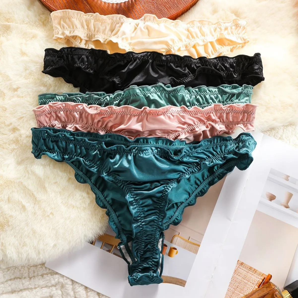 String et string de luxe en Satin pour femmes, à volants, Style français, culotte Sexy en soie glacée, sous-vêtements respirants sans couture, Lingerie