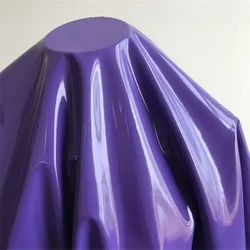 Viola lucido lucido morbido vinile tessuto in pelle verniciata tessuto elastico in PVC materiale per tappezzeria abito 145CM di larghezza venduto al metro