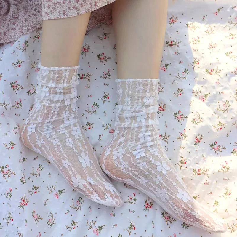 Women\'s Harajuku Kawaii Ladies Breathable Transparent Floral Lace Socks Sweet Mesh Fishnet Socks Soft Funny Socks Hosiery