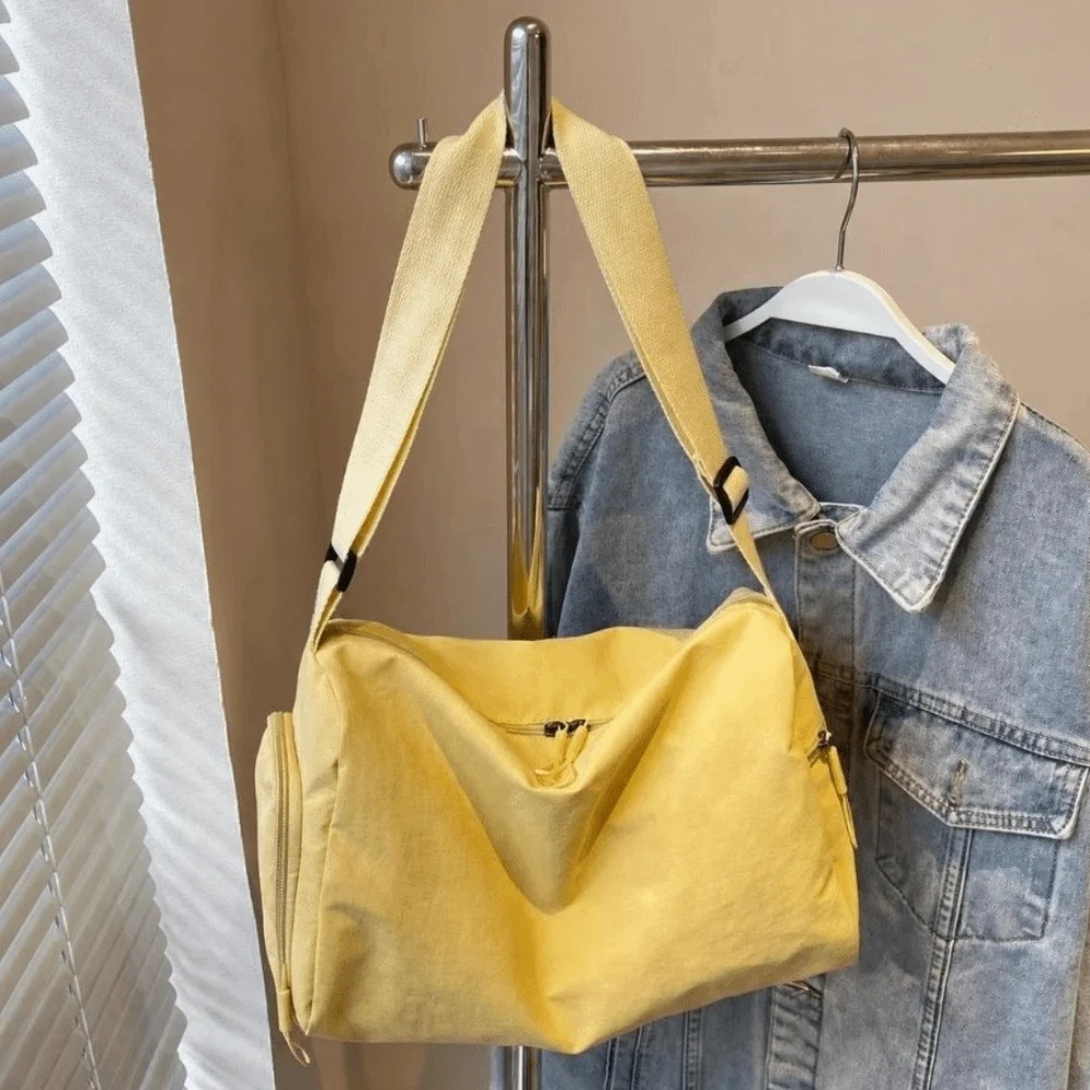 Casual Lightweight Gym Duffle Bag Waterproof Portable Sports Shoulder Bag Spacious Zippered Travel Crossbody Bag Travel