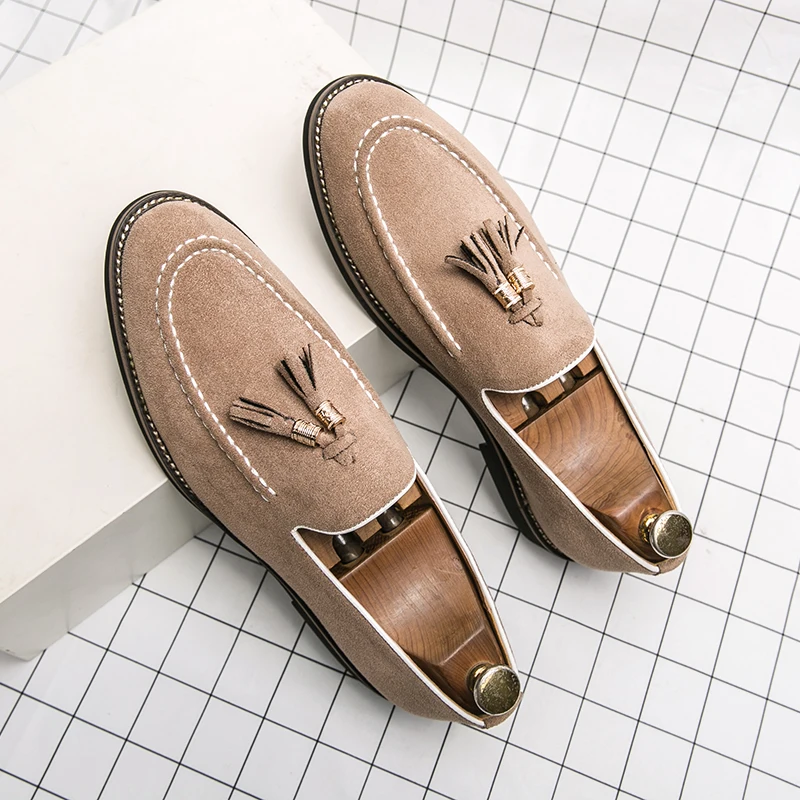 Korean Version Men's Fashionable and Comfortable Casual Pointed Suede Leather Shoes New Brand Men's Simple Tassel Loafers Shoes