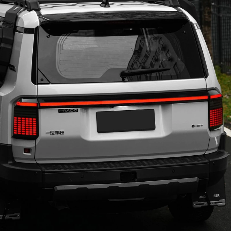 

Suitable for 2024-26 new Prado dynamic through taillight Toyota overbearing LC250 special modification parts accessories