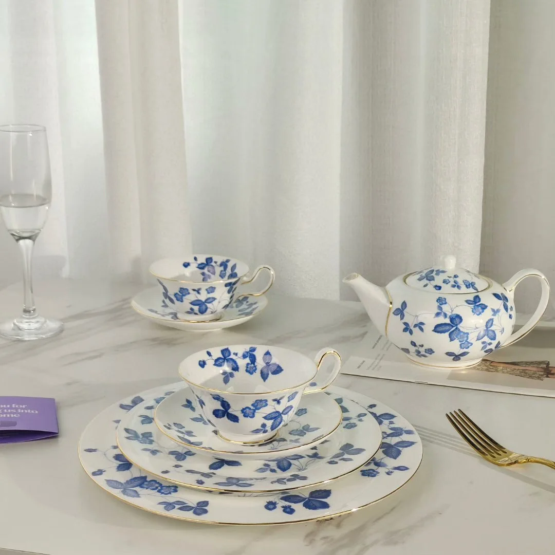 

Новые модные фарфоровые кофейные чашки и тарелки в европейском сельском стиле, тарелки для домашнего ресторана в западном кухне