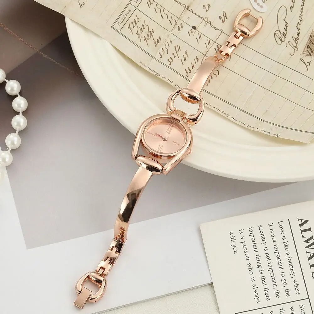 Vintage Round Bracelet Watch Button Design Elegant Ladies Watch Metal Gift Wristwatch Women