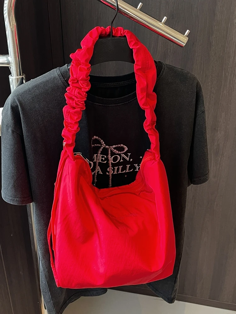 Borsa a tracolla da donna casual grande Capaci con tracolla pieghettata Lazy Sle Borsa a tracolla singola con cerniera in morbido poliestere...