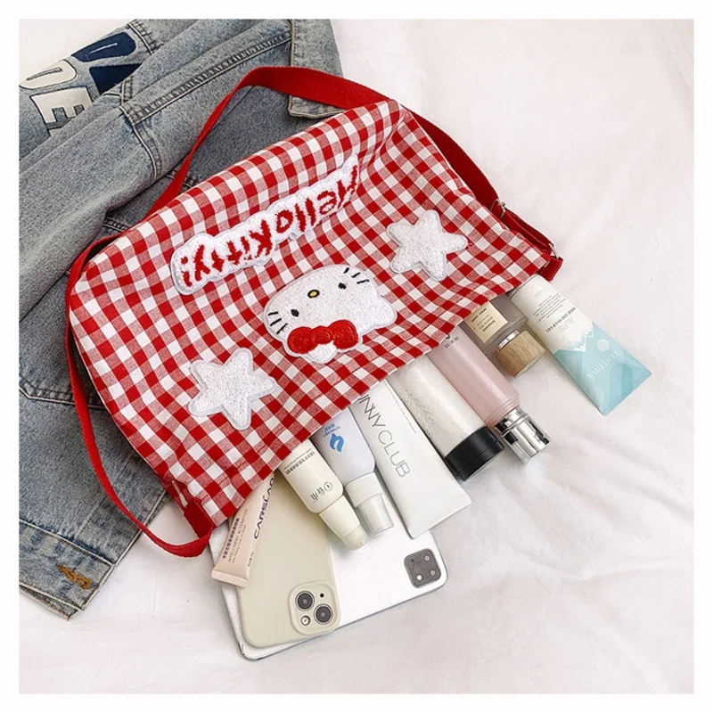 حقيبة كتف منقوشة ناعمة لطيفة من Hello Kitty للسيدات ذات سعة كبيرة وحقيبة قماش كروس للطالبات وحقيبة التنقل اليومية