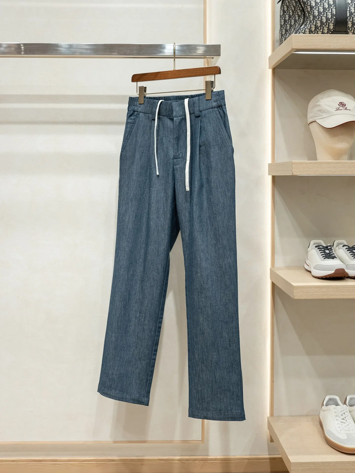 

Vintage washed, simple elastic waist loose casual jeans