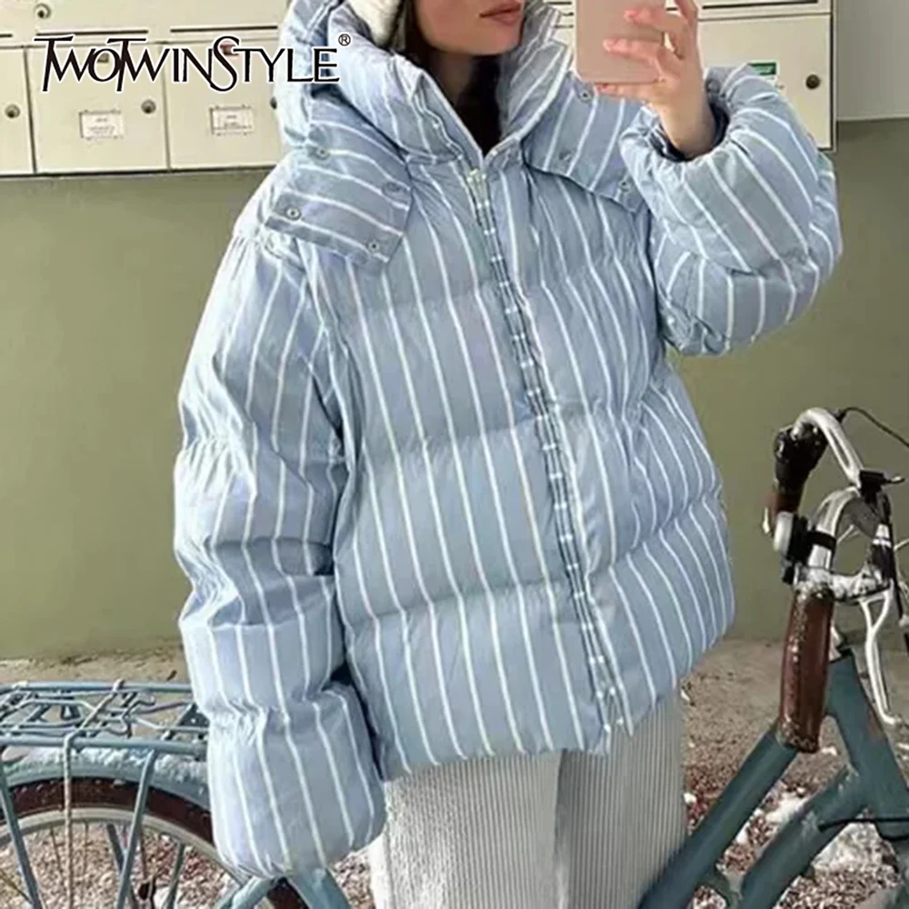 

TWOTWINSTYLE зимние полосатые свободные пуховые пальто для женщин с воротником-стойкой и длинными рукавами на молнии, повседневная куртка с капюшоном, женский стиль