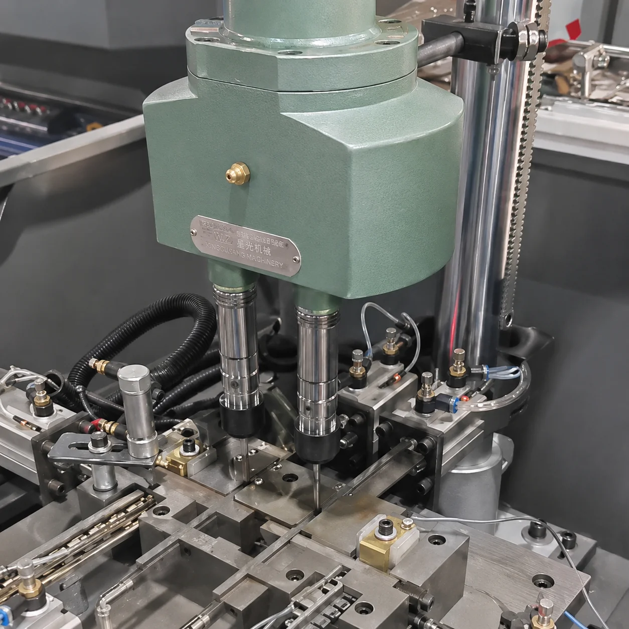 Aluminum Drilling 2 Spindle Adjustable Drill Tap Head for Small Hole Machining Multi Drilling and Tapping Head