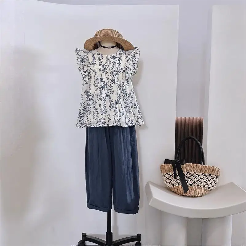 Girls Two-piece Set 2024 Summer New Childrens Clothing Small Flying Sleeve Top Thin Radish Pants Two-piece Set Casual Simplicity