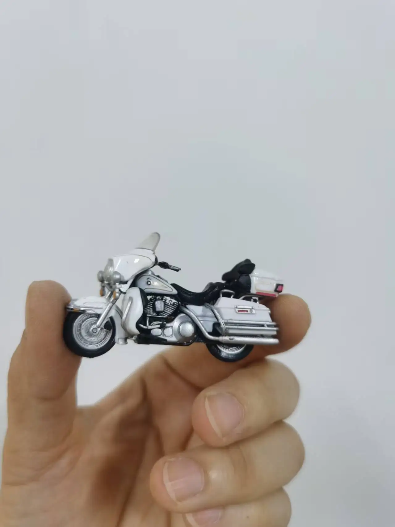 1/43  1/44 miniature model motor cycle car white   scene decor  ornament