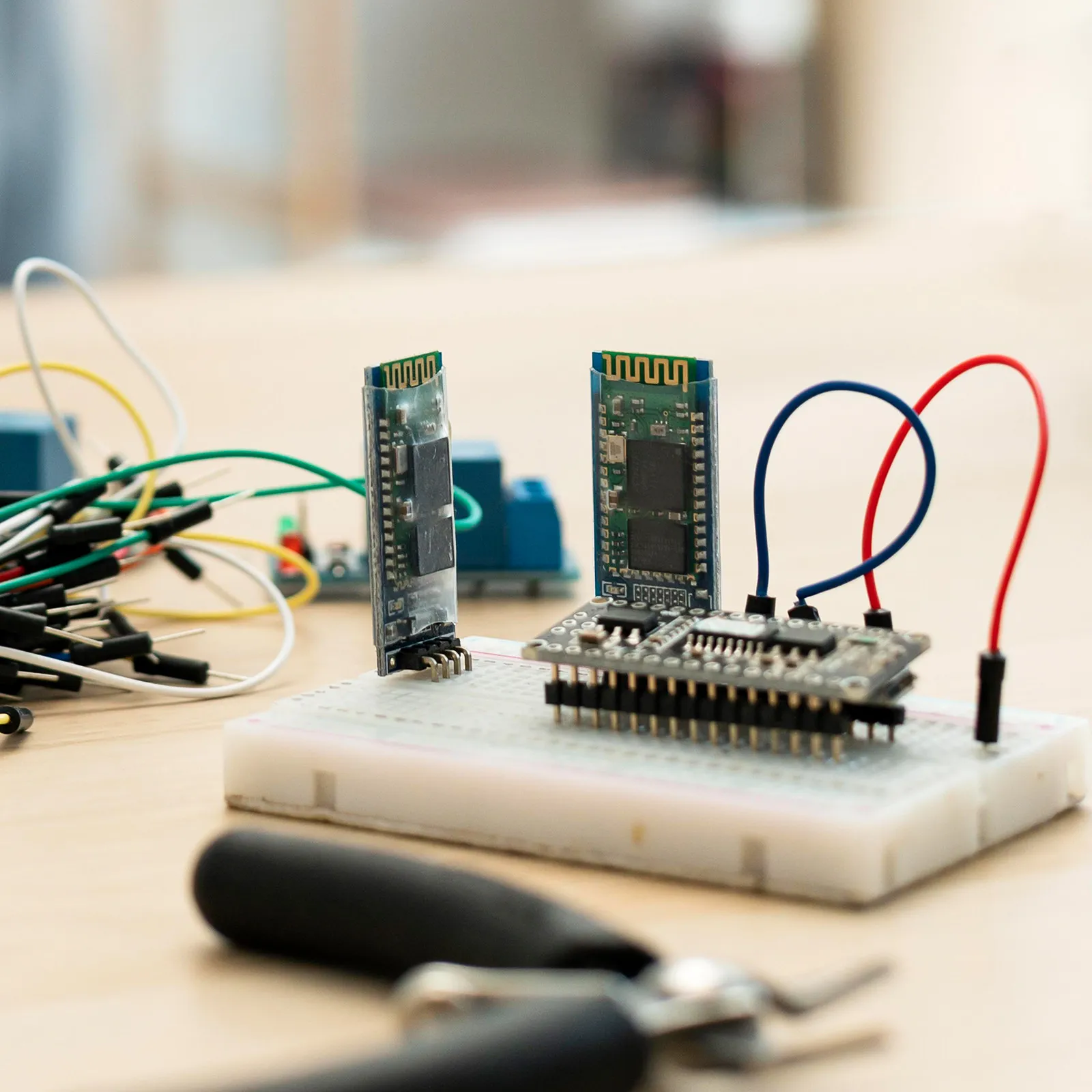 

840Pcs Jumper Wire Kit Breadboard Compatible Female to Male Flexible Cables for Electronics Prototyping and Industrial Control