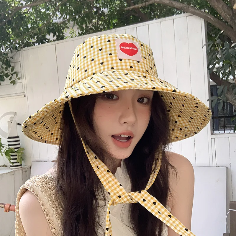 Sweet Love Sticker Plaid Strap Bucket Hats Women Spring and Summer New Big Brim Sun Protection Versatile Show Face Small Sun Hat