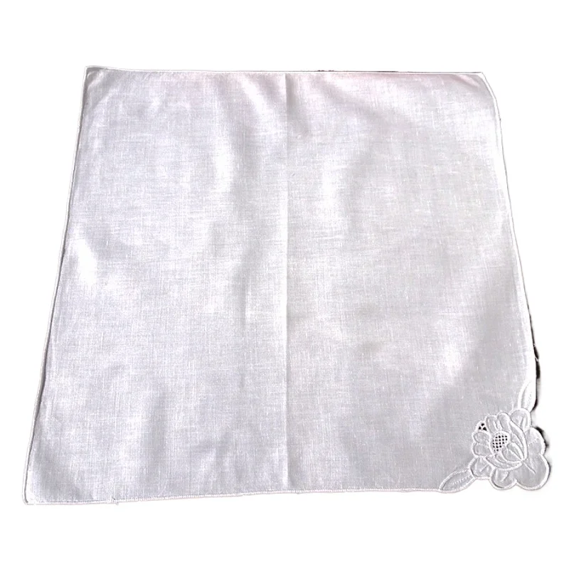 2PCS Cotton and Linen Hand Embroidery Drawing Buckle Lock Process European Napkin about 40CM HandKerchief